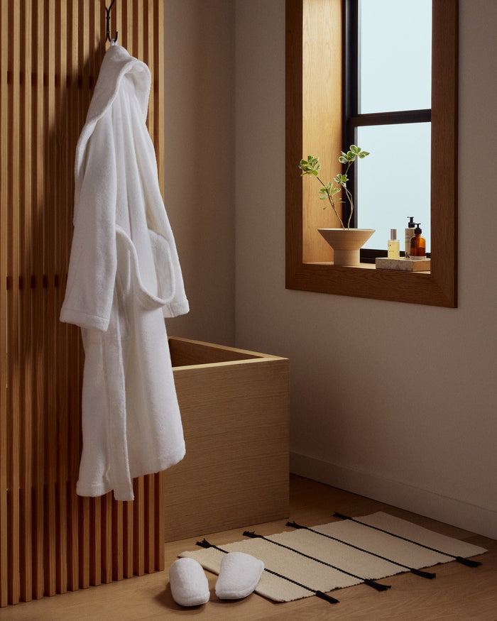 Classic Plush Robe | White - Pretti.Cool