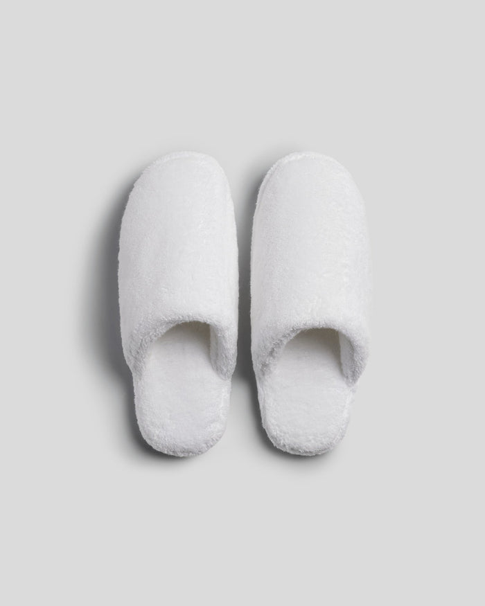 Classic Plush Slippers | White - Pretti.Cool