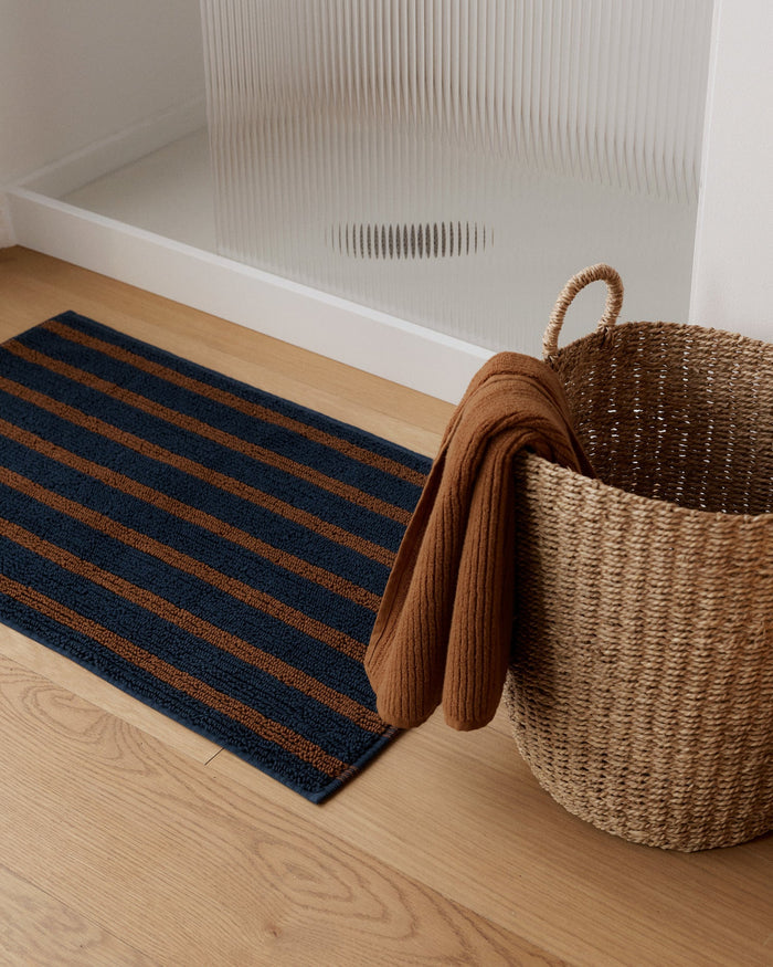 Organic Resort Stripe Tub Mat | Ink with Tobacco - Pretti.Cool