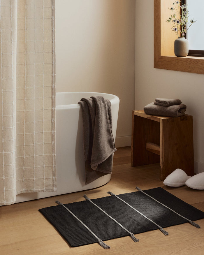 Organic Tassel Bath Rug | Onyx and Pewter - Pretti.Cool