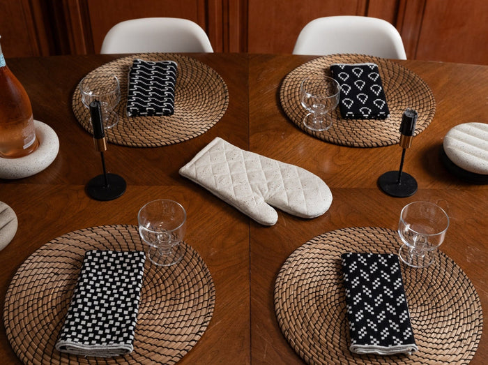 Oven Mitt Trivet | White Terrazzo - pretti.cool